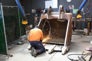 Komatsu PC600 Bucket Rebuild